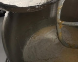 Foto del paso 4 de la receta: Coca de mantequilla y miel y Madeleines con la misma masa