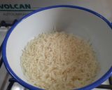 Foto del paso 1 de la receta: Arroz Basmati con frutillas y copos