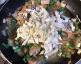 Foto del paso 2 de la receta: Fideos coditos con estofado de cerdo