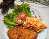 Foto langkah ke 7 dari resep Chicken Katsu Chrispy + Salad Segar ala HokB*n.