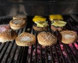 Foto del paso 9 de la receta: Hamburguesas caseras a la parrilla