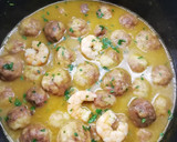 Foto del paso 7 de la receta: Albóndigas de merluza y langostinos