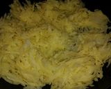 Foto del paso 3 de la receta: Rallado de papas, cebolla y huevo - Tortilla