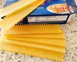 Hình bước làm 1 của món Lasagna sốt thịt bò ba lớp bằng chảo chống dính