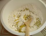 Foto del paso 5 de la receta Empanada casera de tomate, atún y otros