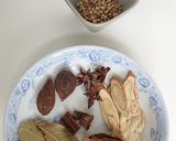 Foto langkah ke 2 dari resep 60. Beef Brisket in Clear Broth .