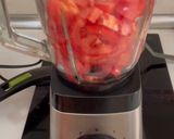 A picture of step 1 of Salmorejo Cordobés.