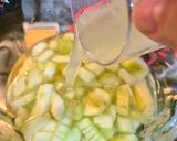 Foto del paso 3 de la receta: Zumo energético de piña, apio, limón y brotes de espinacas
