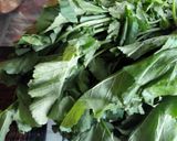 A picture of step 1 of Sarso ka saag.