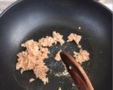 รูปขั้นตอนการทำที่ 5 ของ ขนมปังหน้าหมูชีส (อาหารเด็ก/ก่อนขวบไม่ปรุง)