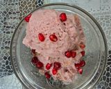 A picture of step 5 of Strawberry walnut dates ice-cream.