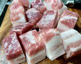 Hình bước làm 1 của món Thịt kho tàu