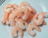 Foto del paso 5 de la receta Chipirones y langostinos con sofrito de tomate