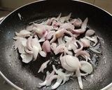 A picture of step 2 of Chak Angouba vegetable pulao.