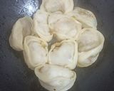 A picture of step 5 of Steamed and crusty veg momos.