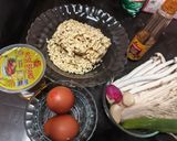 Foto langkah ke 1 dari resep Mie Goreng Jamur.