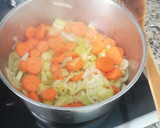 Foto del paso 4 de la receta: Albóndigas en salsa de zanahoria y puerro, acompañado de arroz