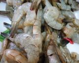 Foto langkah ke 1 dari resep Udang Asam Manis.
