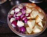 A picture of step 3 of Shalgam Do Pyaaza.