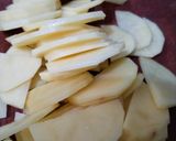 Foto langkah ke 1 dari resep Spanish omelette (potato omelette).
