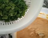 A picture of step 3 of Karhi Pakora.