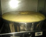 Foto langkah ke 3 dari resep Lemon Buttercake with Lemon Glaze.