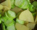 A picture of step 3 of Shrimps with Ridge Gourd.