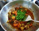 A picture of step 4 of Mixed Vegetables Kolhapuri.