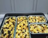 Foto langkah ke 4 dari resep Puding roti tawar panggang.