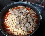 Foto del paso 4 de la receta: Guiso de garbanzos con espinacas y carne de cochino