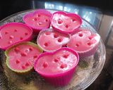 A picture of step 3 of Strawberry jello pudding.