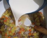 Foto langkah ke 6 dari resep Bread Toast with Creamy Beef and Vegetable Ragù.
