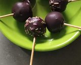 ચોકલેટ કેક પોપ્સ (Chocolate Cake Pops Recipe In Gujarati) રેસીપી સ્ટેપ6ફોટો