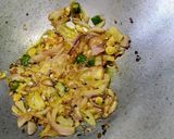 A picture of step 4 of Lau Chingri Curry/Bottlegourd and Prawn curry.