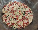 Foto del passaggio 2 della ricetta Sa costedda (focaccia sarda) 🍅🧄🌱