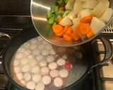 Foto langkah ke 6 dari resep Sup Sosis Ayam Makaroni.
