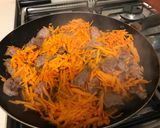 Foto del paso 2 de la receta: Carne a la crema de zanahoria, muy fácil y rápido!! Solo 3 ingredientes