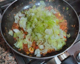 Foto del paso 8 de la receta: Alubias blancas con coles y doble sofritada