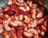 Foto del paso 1 de la receta: Helado de frutilla/fresa 🍓 granizado