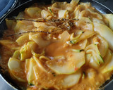 Foto del paso 5 de la receta: Calabacines🥒🍲🥫 en salsa de pimiento rojo y tomate asado🍅🌶️🧅