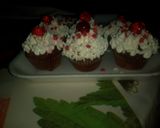 Foto del paso 3 de la receta: Magdalenass Con Chips De Chocolate😍🤤 y granaa roja😍🤤