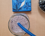 Foto del paso 2 de la receta: Licuado de queso crema y arándanos