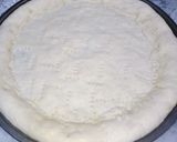 A picture of step 2 of Corners Cheese filled pizza.