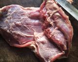 Foto del paso 2 de la receta: Vacío al horno acompañado con ancos y papas fácil y aromático