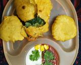 A picture of step 4 of Ajwain leaf pakodas.