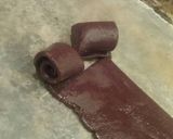 A picture of step 9 of Chocolate Strawberry Roses.