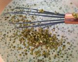 Foto langkah ke 2 dari resep Peyek Kacang Hijau / Tumpi.
