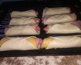 Foto del paso 2 de la receta: Enrlladitos de salchicha con paleta y queso