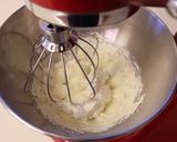 Foto del passaggio 2 della ricetta Crema per decorare cupcakes o muffin 🧁
