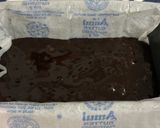 A picture of step 5 of Rich Choco Oven Cake.